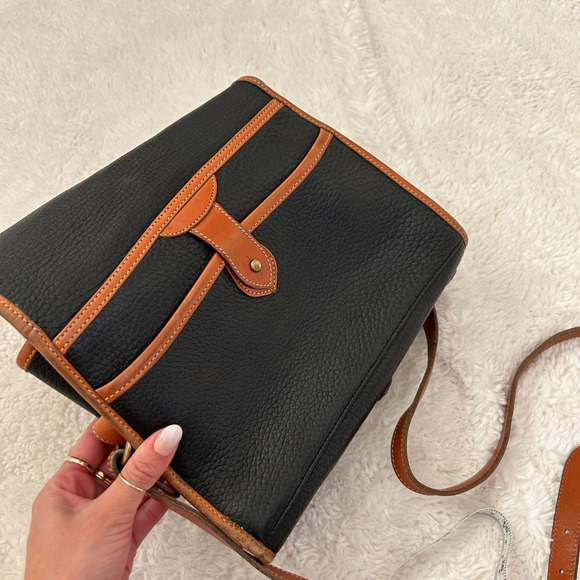 Vtg Dooney & Bourke Essex Black Crossbody All Weather Leather Heritage Made USA - Picture 10 of 11
